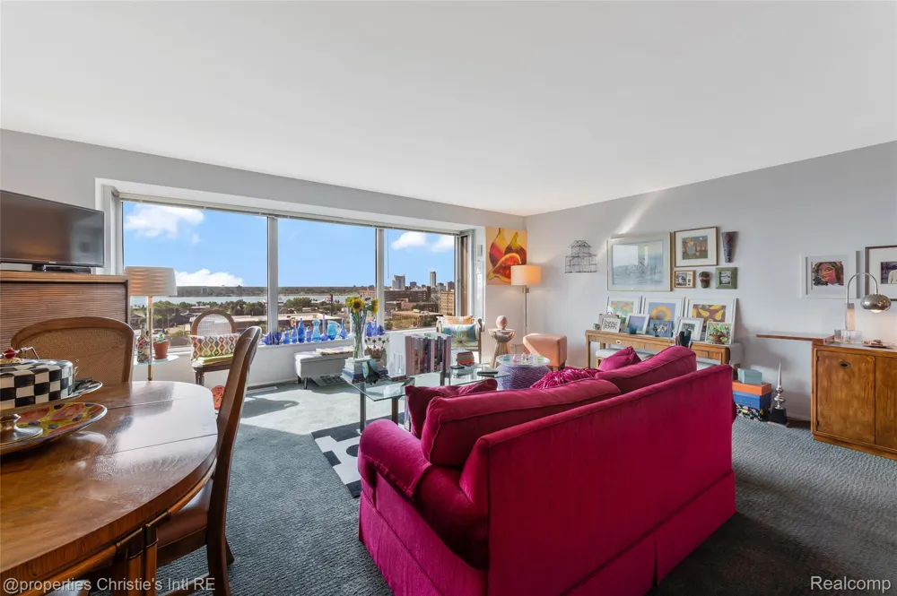 1300 E Lafayette Street #903 Detroit City, MI 48207