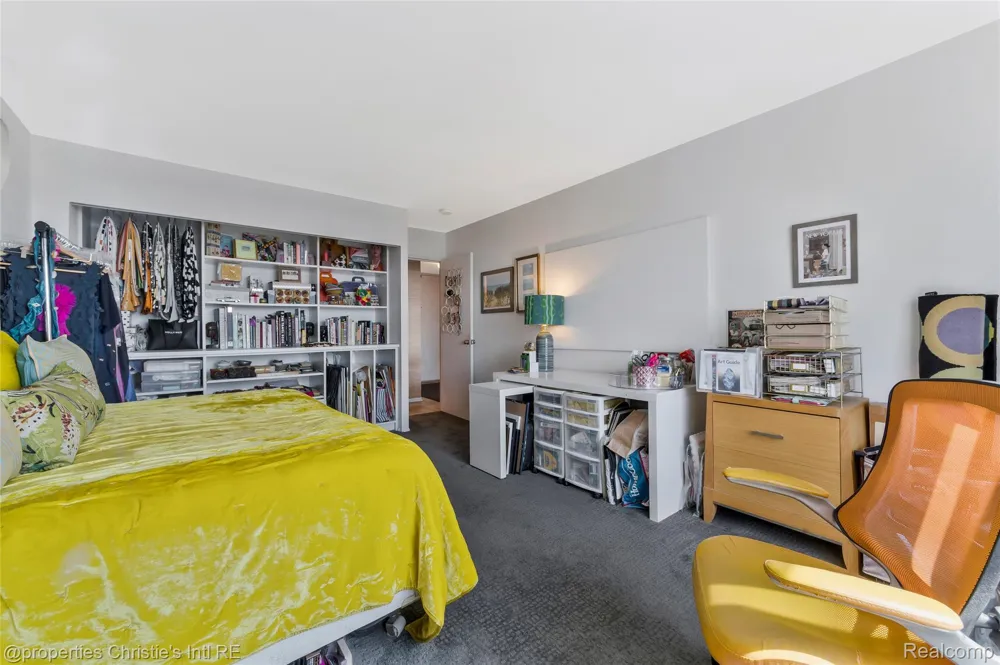 1300 E Lafayette Street #903 Detroit City, MI 48207