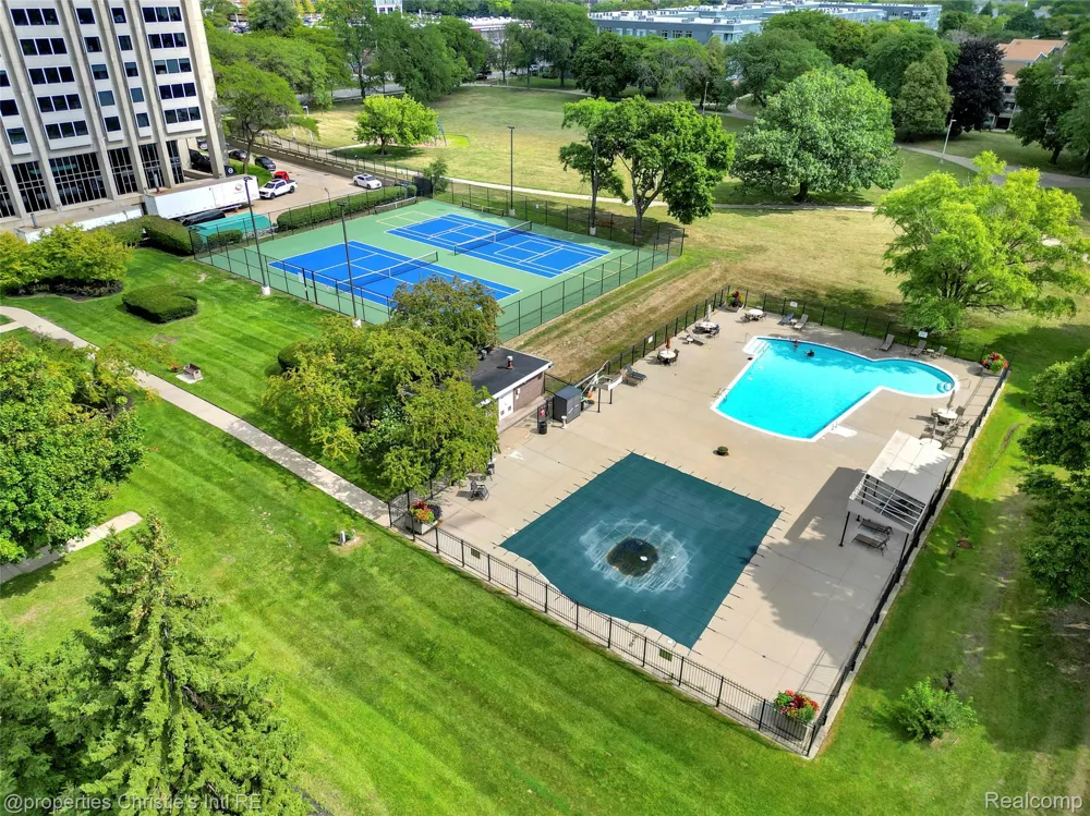 1300 E Lafayette Street #903 Detroit City, MI 48207
