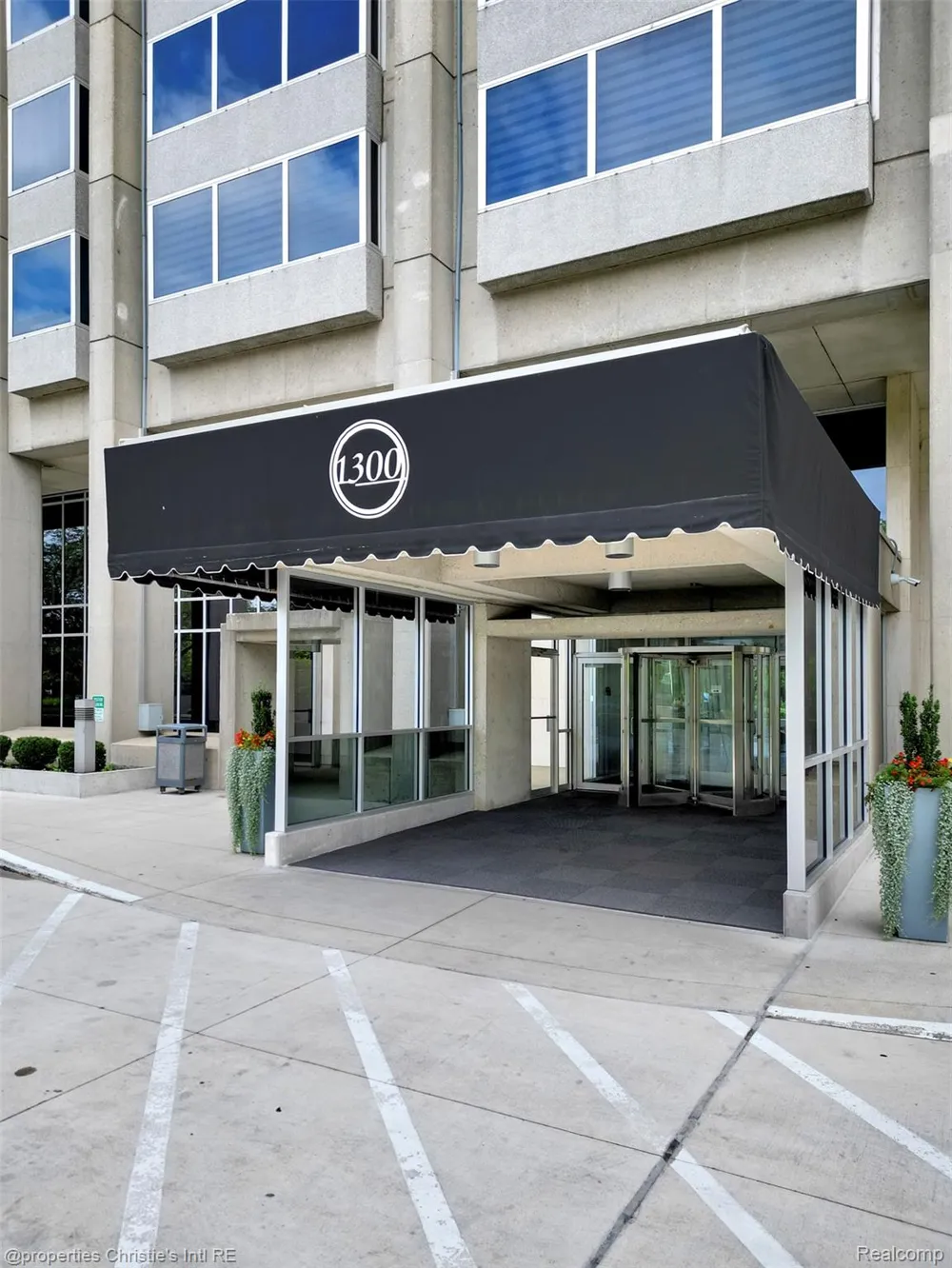 1300 E Lafayette Street #903 Detroit City, MI 48207