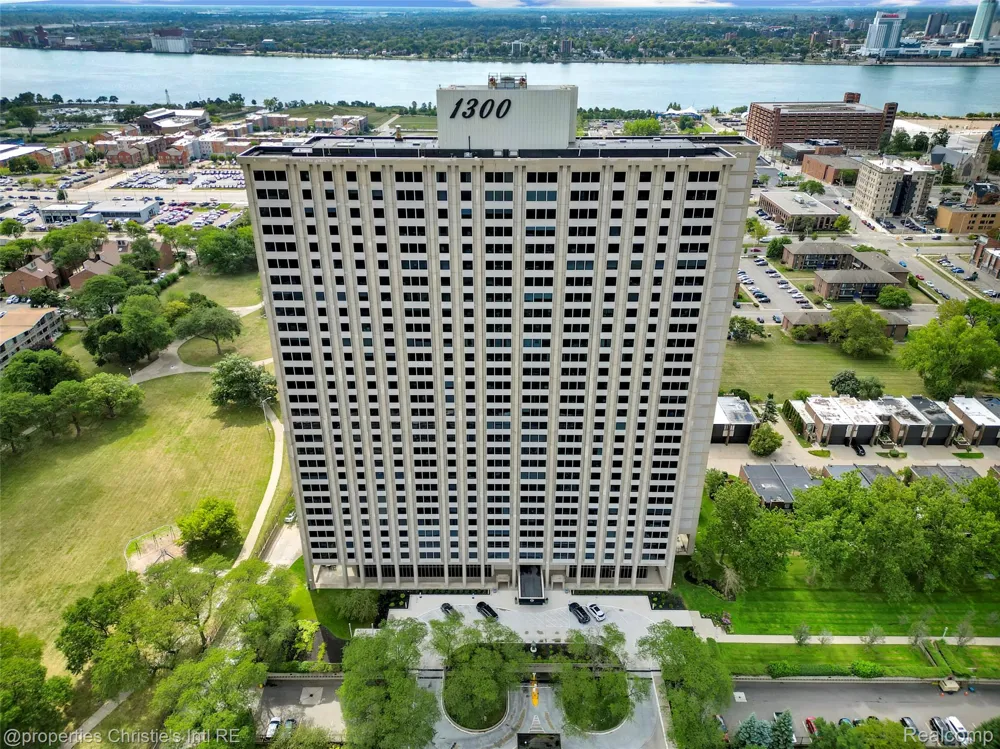 1300 E Lafayette Street #903 Detroit City, MI 48207