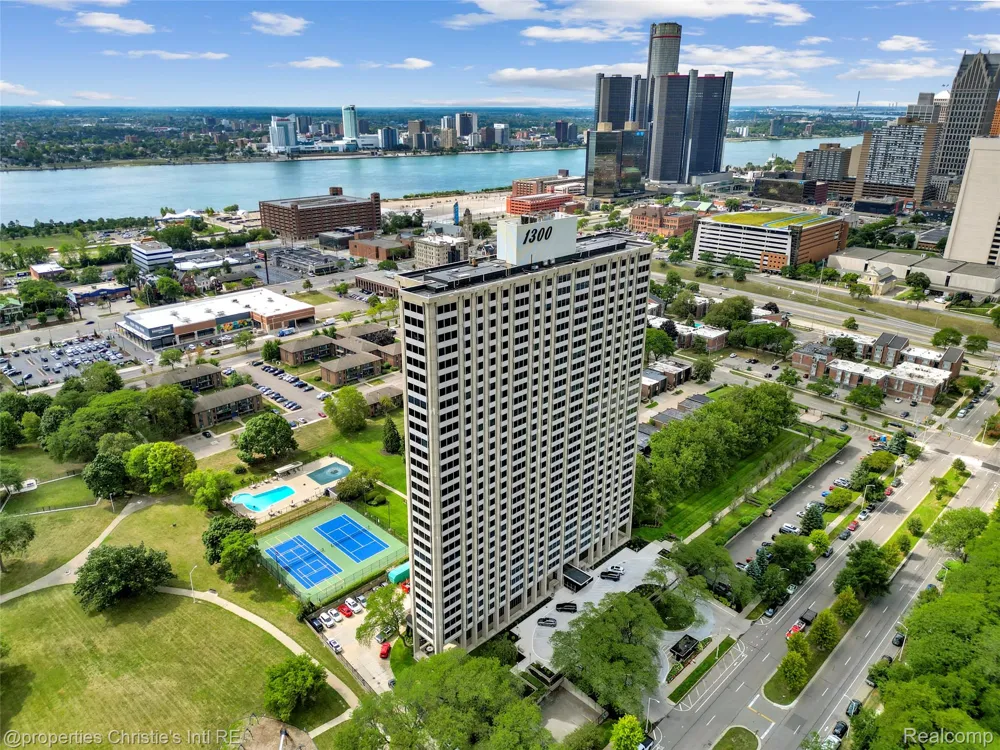 1300 E Lafayette Street #903 Detroit City, MI 48207