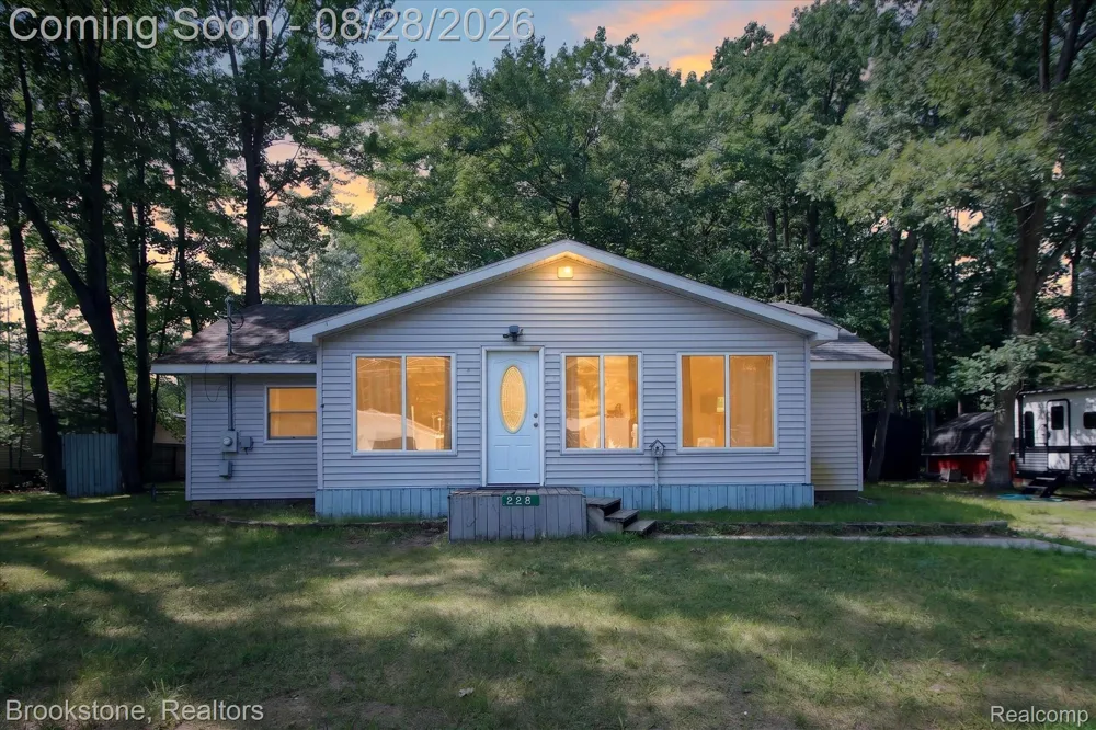 228 Oakdale Drive Denton Township, MI 48651
