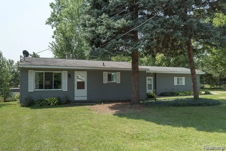475 CONWAY STREET Walled Lake City, MI 48390