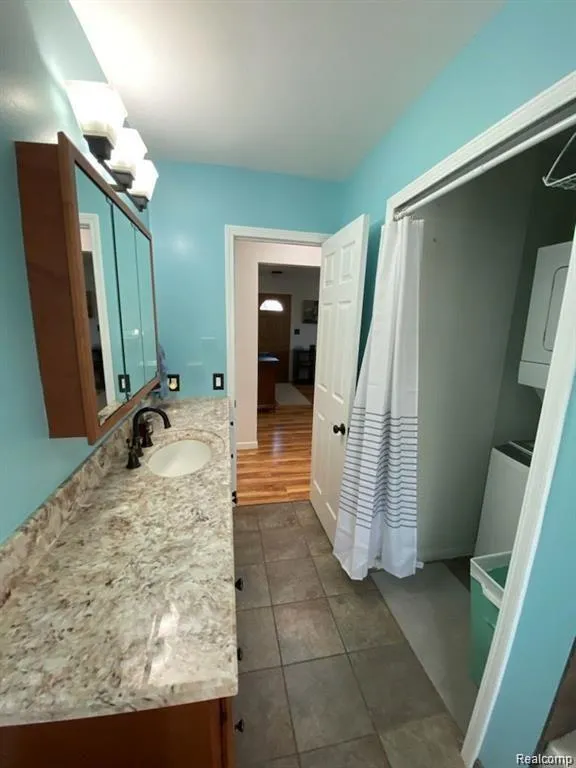 475 CONWAY STREET Walled Lake City, MI 48390