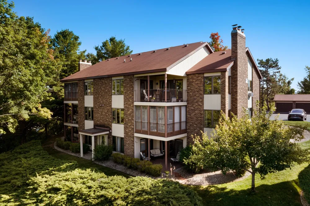 5883 Andorra Drive Acme Township, MI 49690