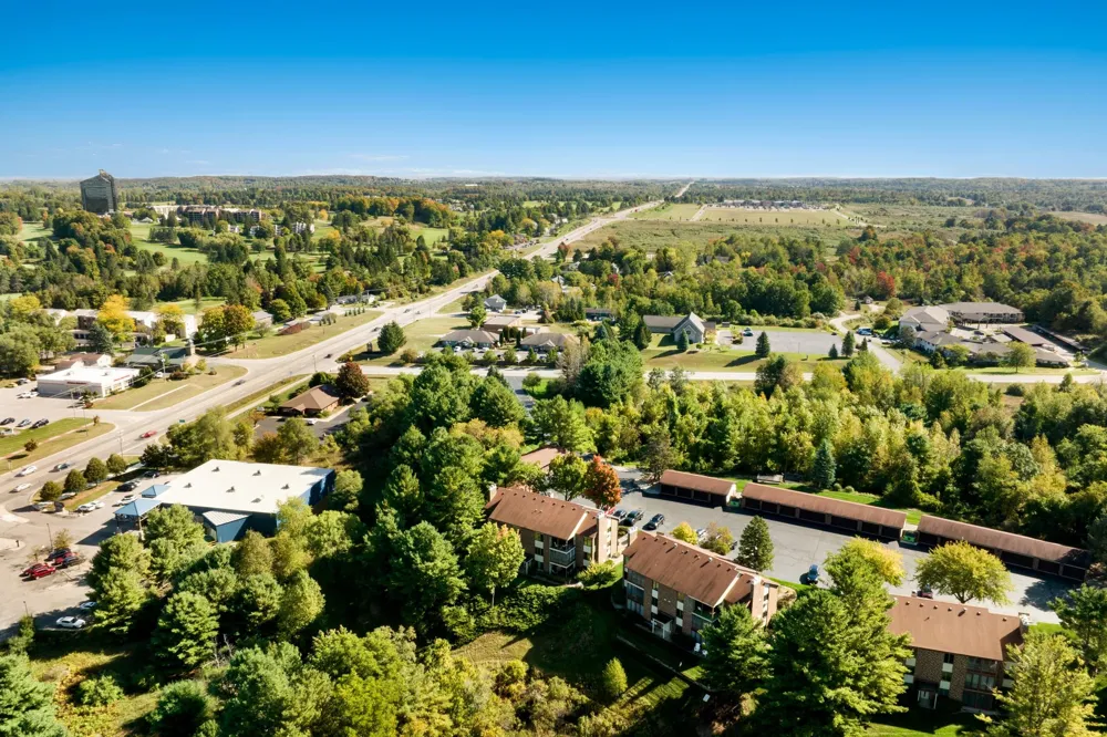 5883 Andorra Drive Acme Township, MI 49690