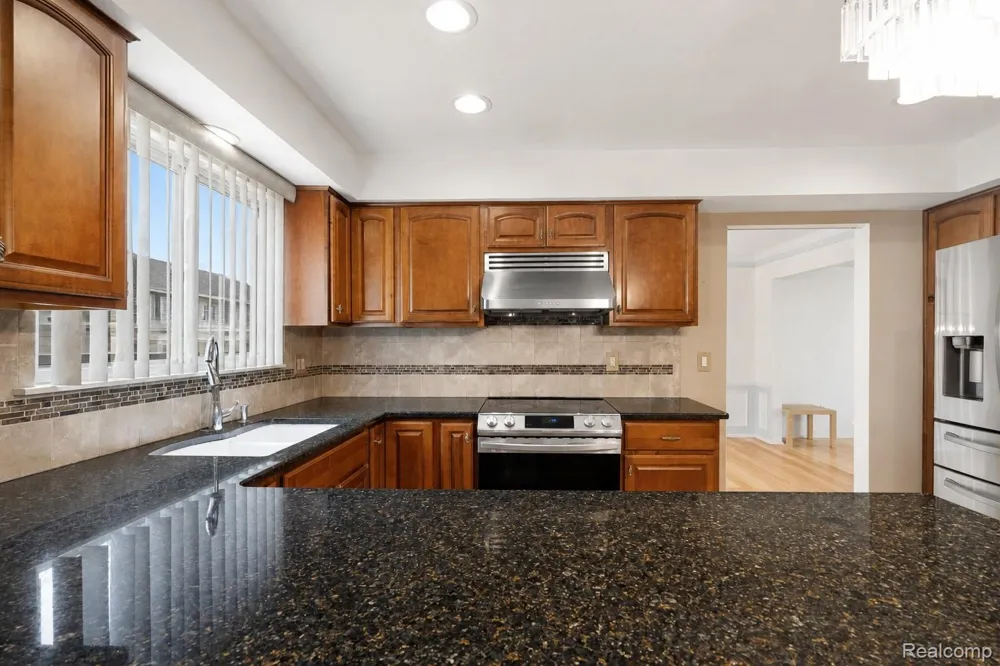 1174 Player Drive Troy City, MI 48085