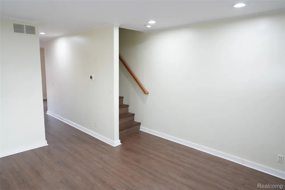 2018 John R Road Troy City, MI 48083