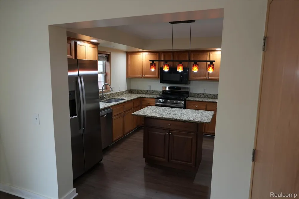 2018 John R Road Troy City, MI 48083