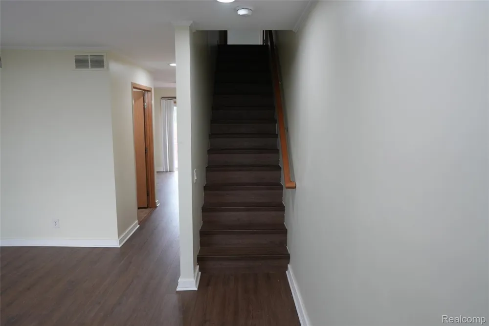 2018 John R Road Troy City, MI 48083