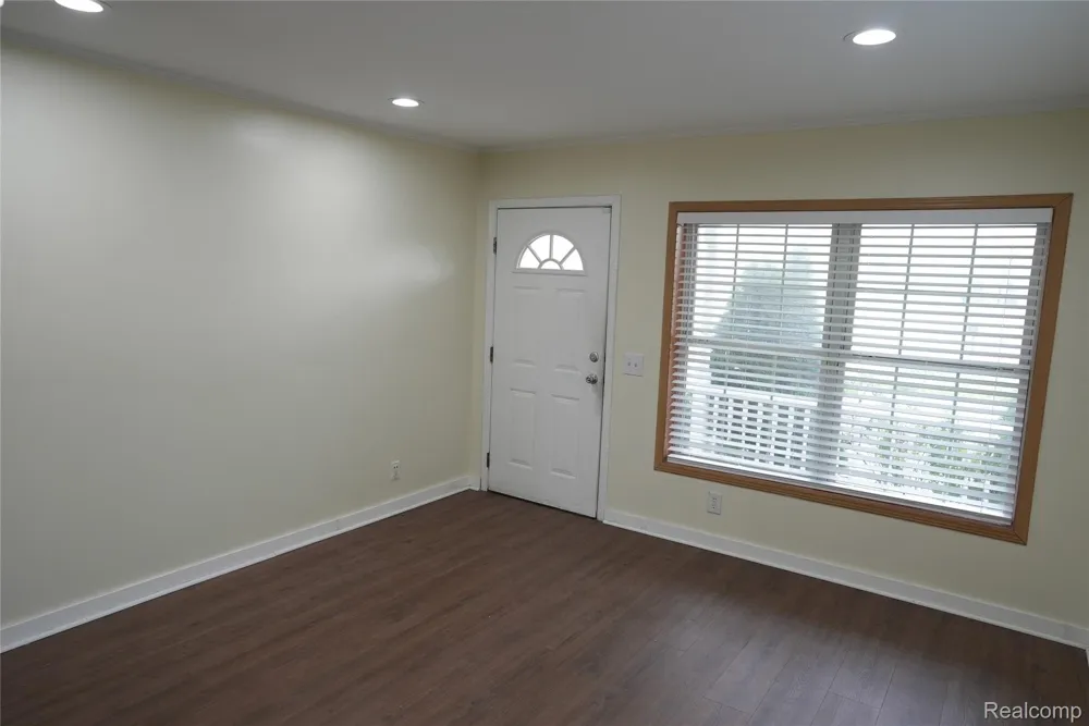 2018 John R Road Troy City, MI 48083
