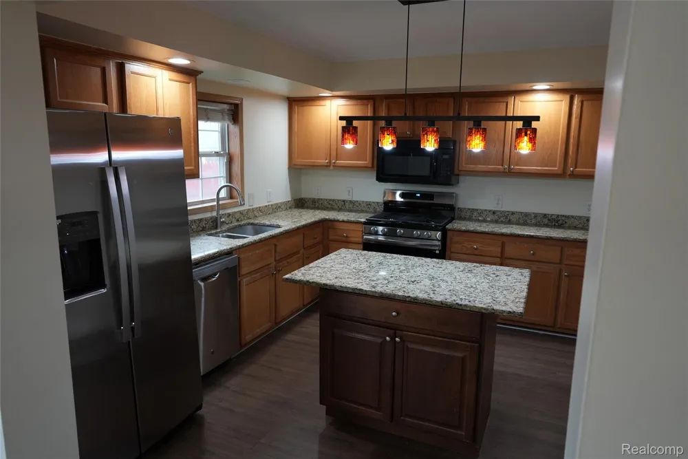 2018 John R Road Troy City, MI 48083