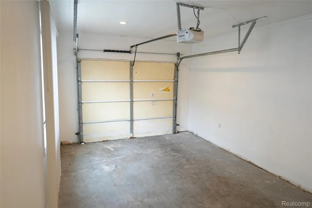 2018 John R Road Troy City, MI 48083