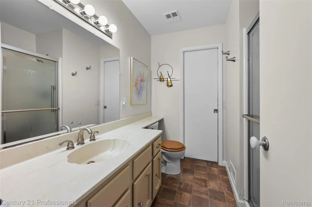 5135 Virgie Lane West Bloomfield Charter Township, MI 48324