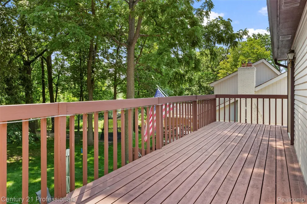 5135 Virgie Lane West Bloomfield Charter Township, MI 48324