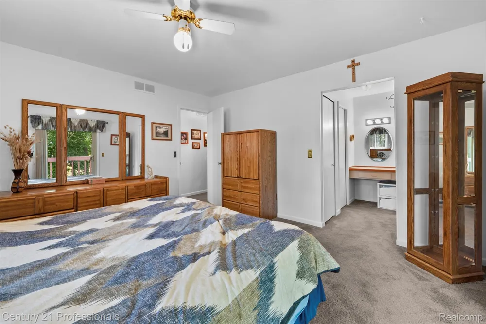 5135 Virgie Lane West Bloomfield Charter Township, MI 48324