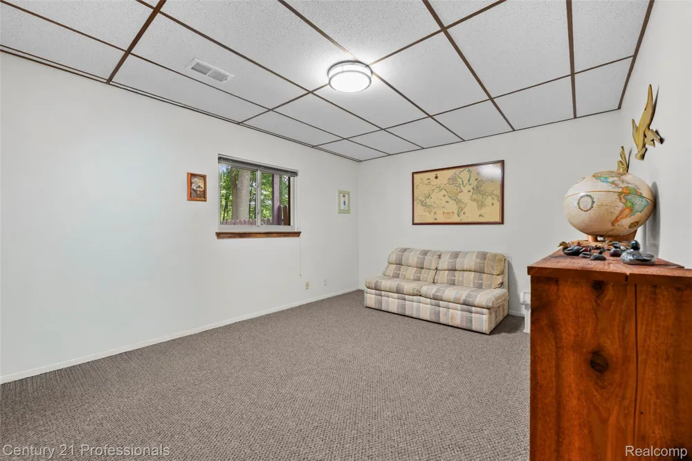 5135 Virgie Lane West Bloomfield Charter Township, MI 48324