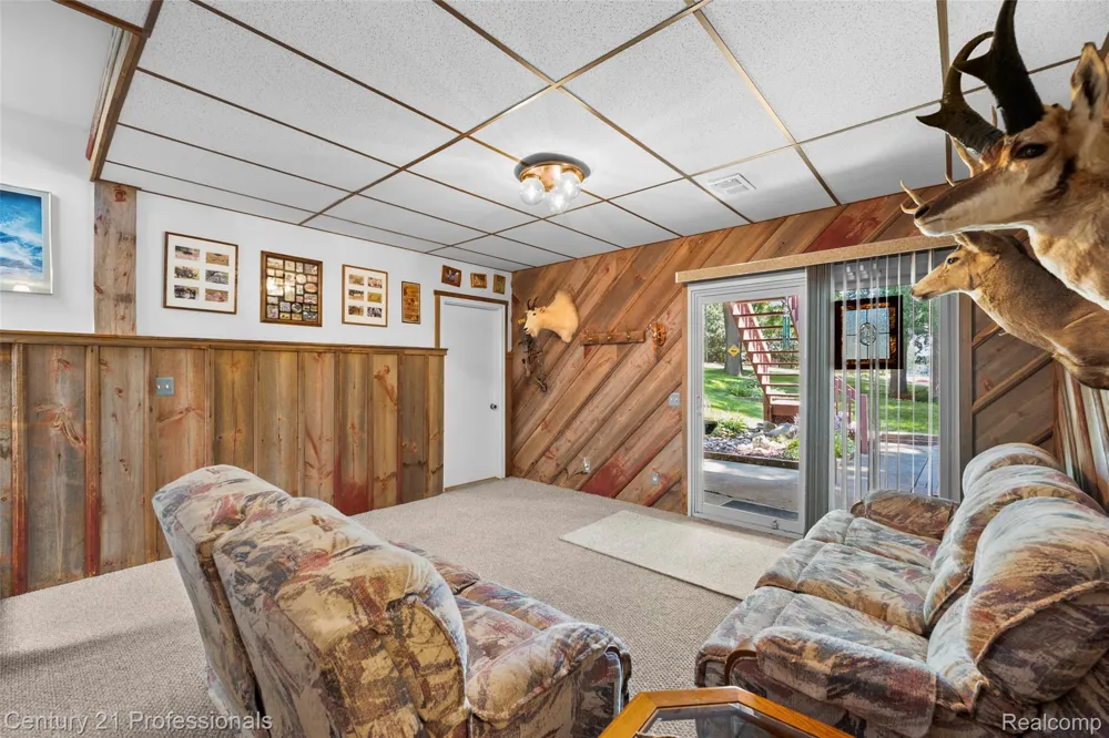5135 Virgie Lane West Bloomfield Charter Township, MI 48324