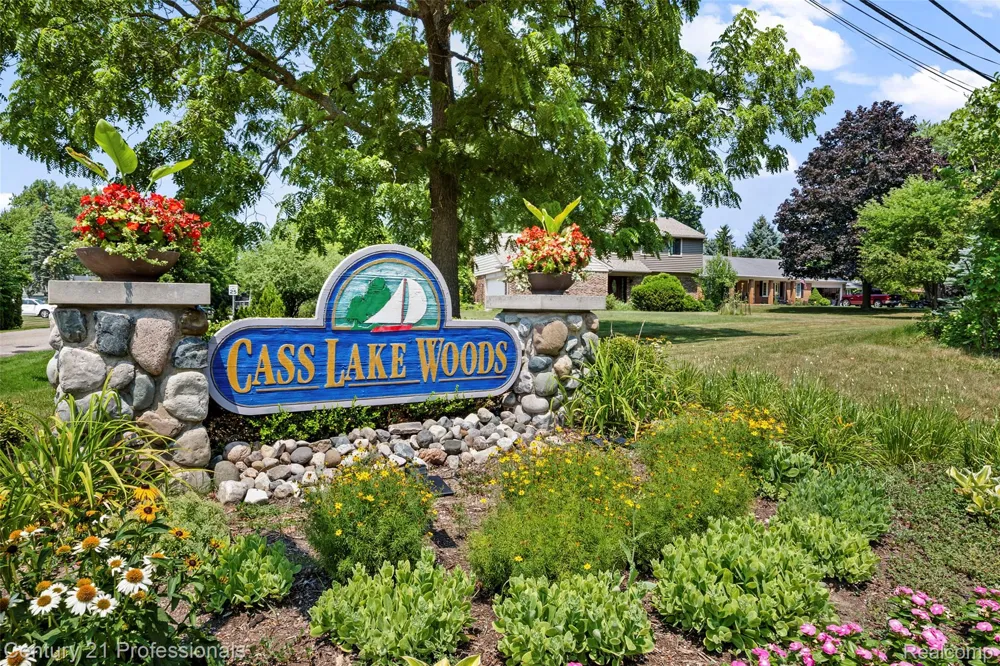 5135 Virgie Lane West Bloomfield Charter Township, MI 48324