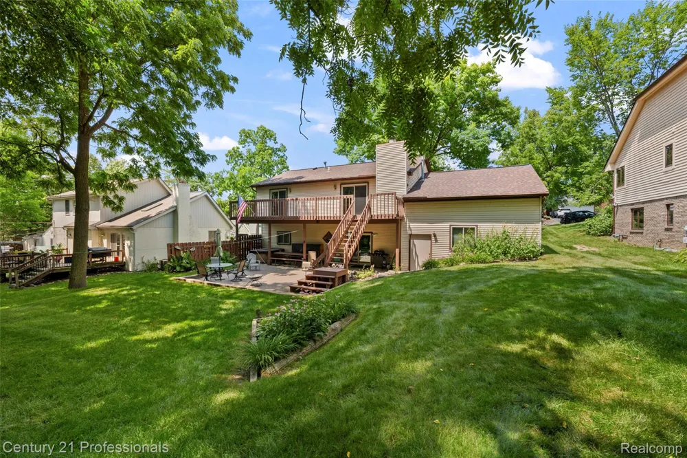 5135 Virgie Lane West Bloomfield Charter Township, MI 48324