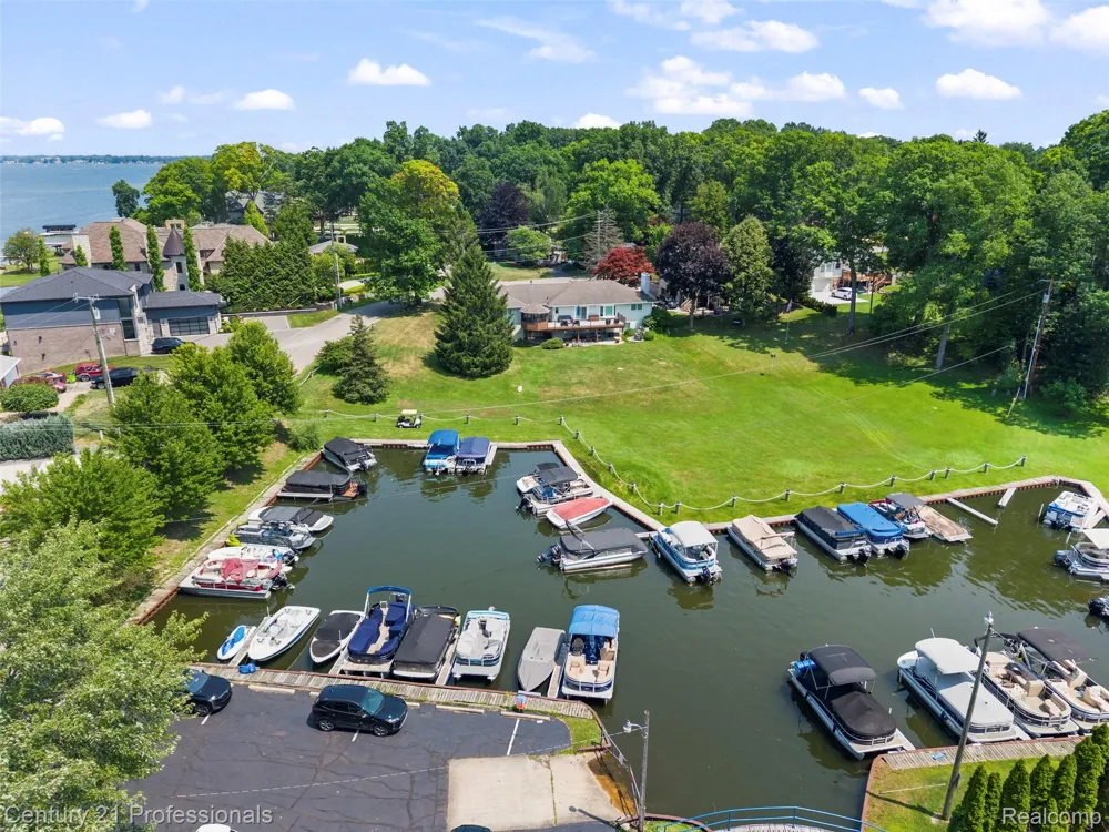 5135 Virgie Lane West Bloomfield Charter Township, MI 48324