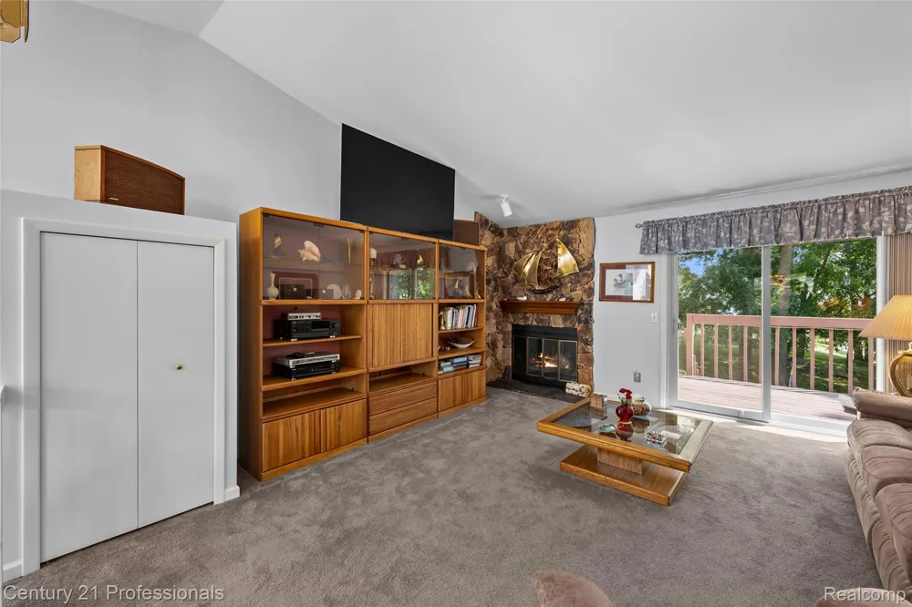 5135 Virgie Lane West Bloomfield Charter Township, MI 48324