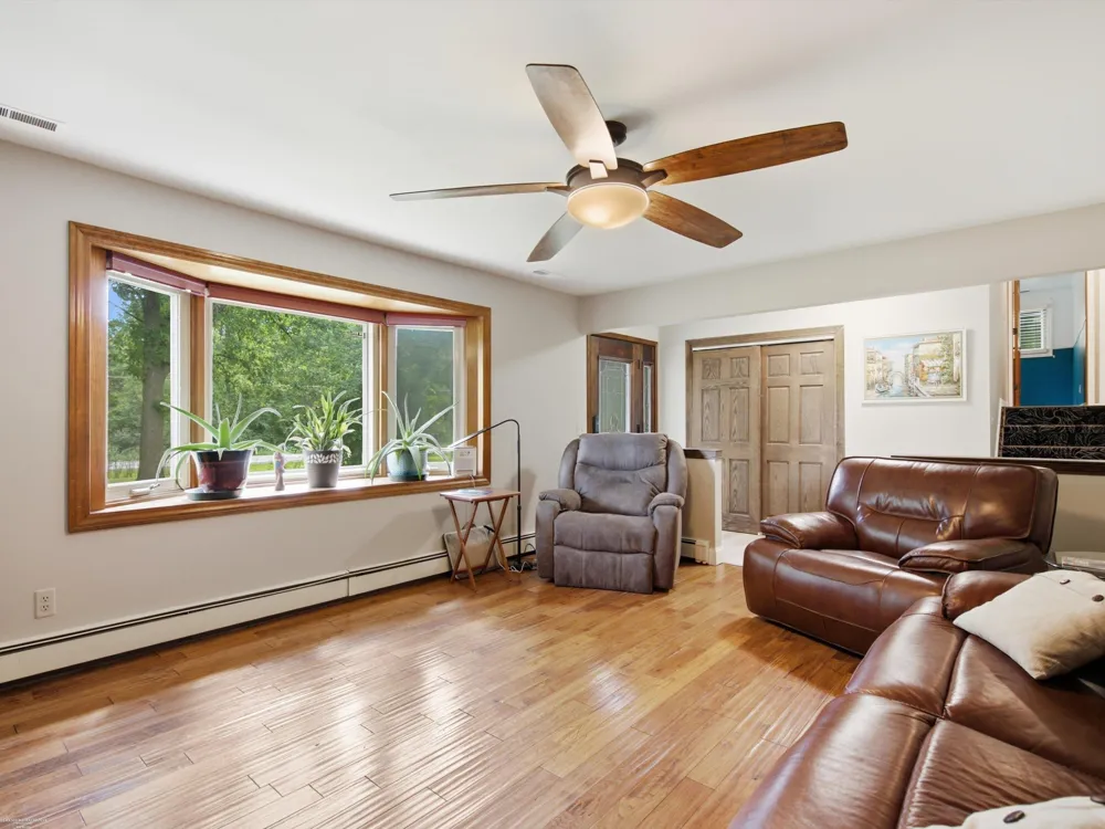 61111 Ray Center Road Ray Township, MI 48096