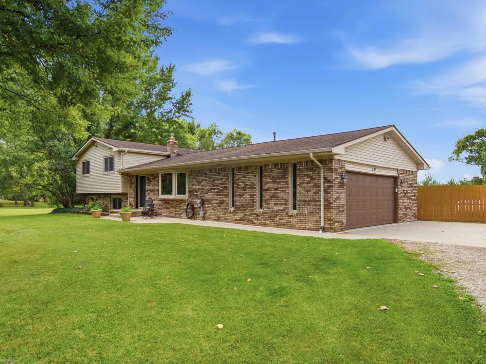 61111 Ray Center Road Ray Township, MI 48096
