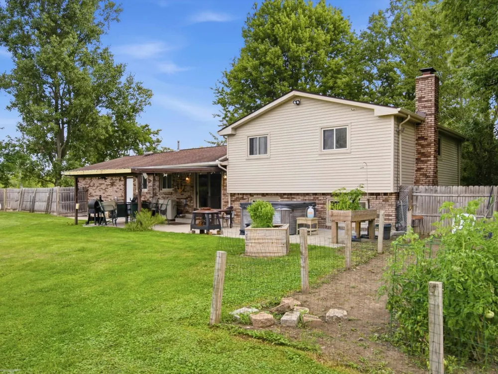 61111 Ray Center Road Ray Township, MI 48096