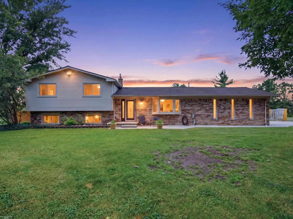 61111 Ray Center Road Ray Township, MI 48096