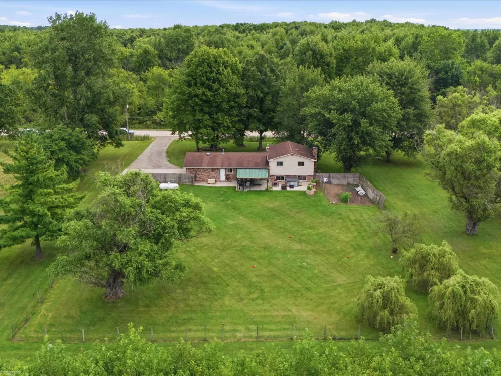 61111 Ray Center Road Ray Township, MI 48096