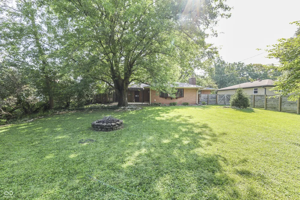 650 Lindenwood Drive Greenwood, IN 46142
