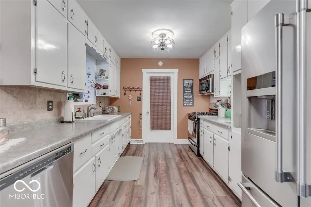 650 Lindenwood Drive Greenwood, IN 46142