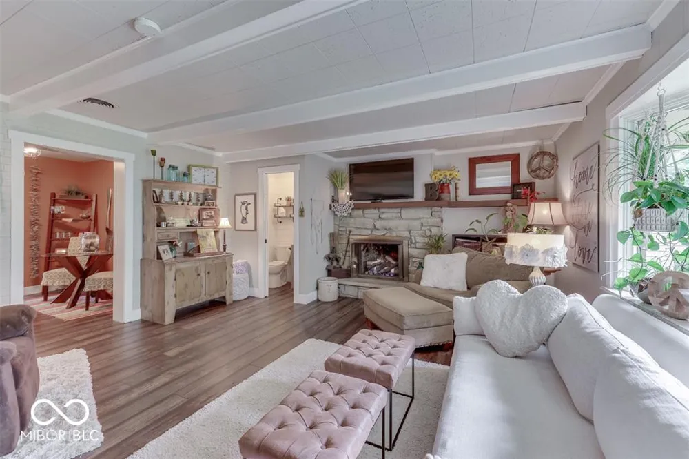 650 Lindenwood Drive Greenwood, IN 46142