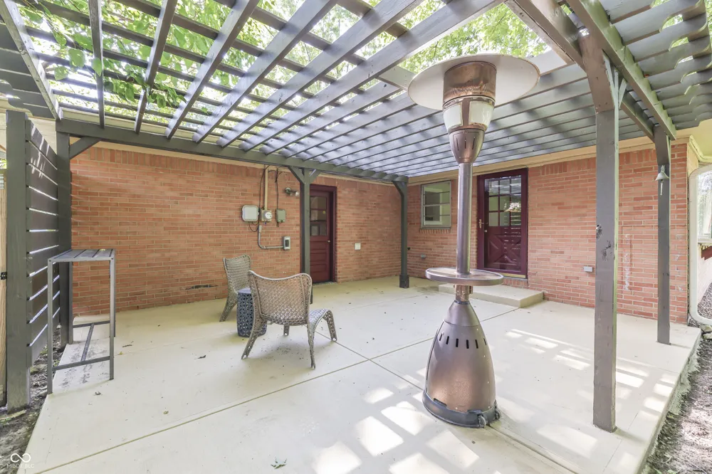 650 Lindenwood Drive Greenwood, IN 46142