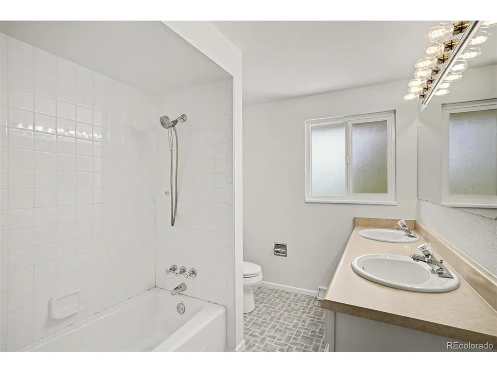 5496 W Hinsdale Place Littleton, CO 80128