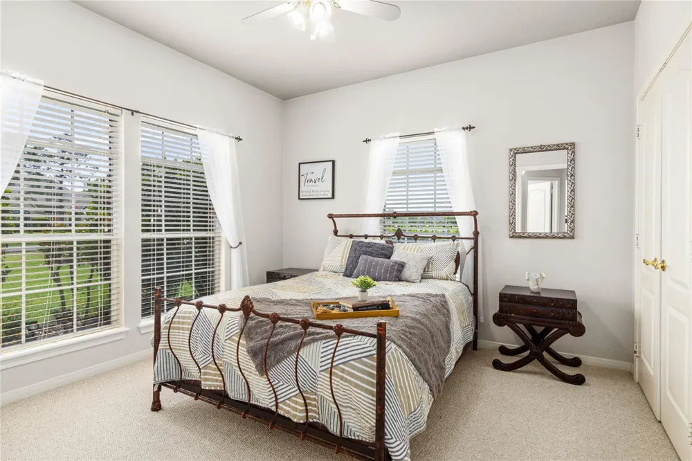 143 Lago Circle Drive Santa Fe, TX 77517