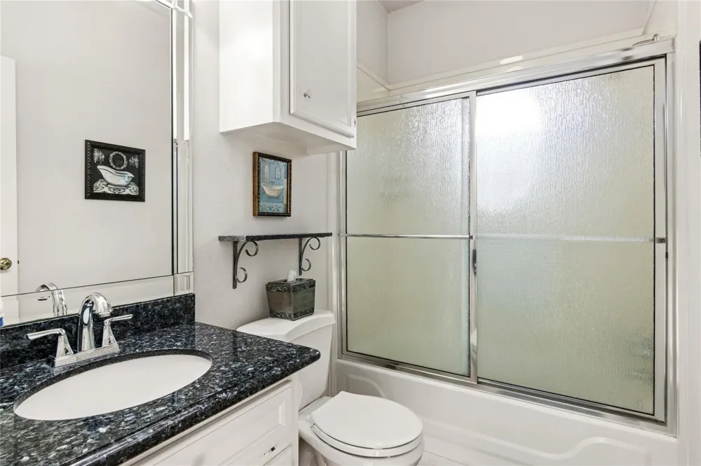 143 Lago Circle Drive Santa Fe, TX 77517