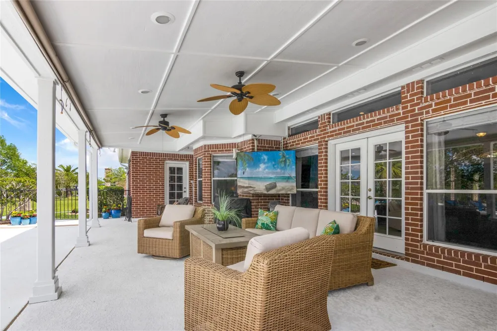 143 Lago Circle Drive Santa Fe, TX 77517