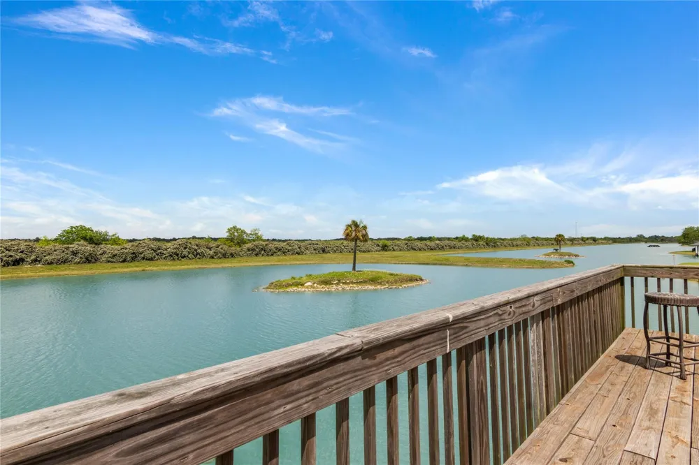 143 Lago Circle Drive Santa Fe, TX 77517