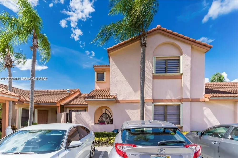 6533 NW 170th Ln Hialeah, FL 33015