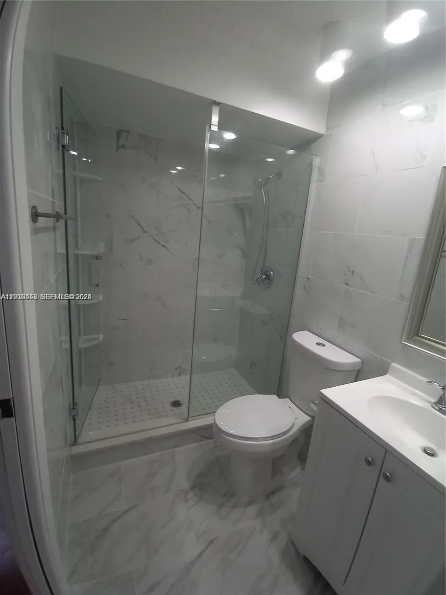 6533 NW 170th Ln Hialeah, FL 33015