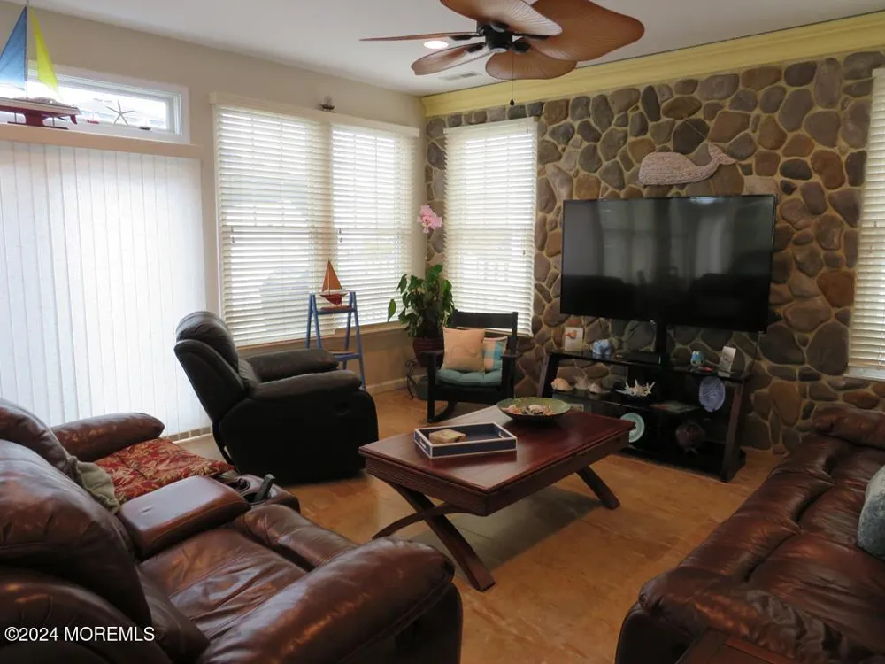967 Beach Haven West Boulevard Manahawkin, NJ 08050