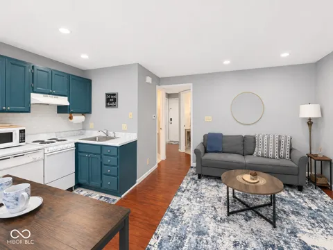 9305 S Pointe Retreat Drive #50