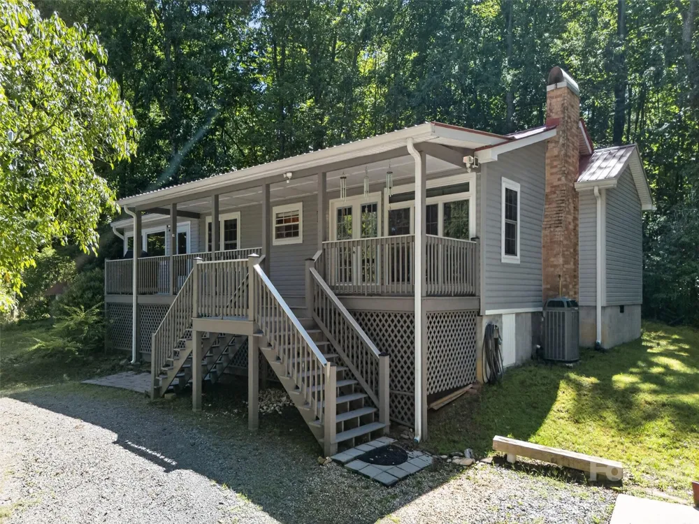 1900 Solomon Jones Road Cedar Mountain, NC 28718