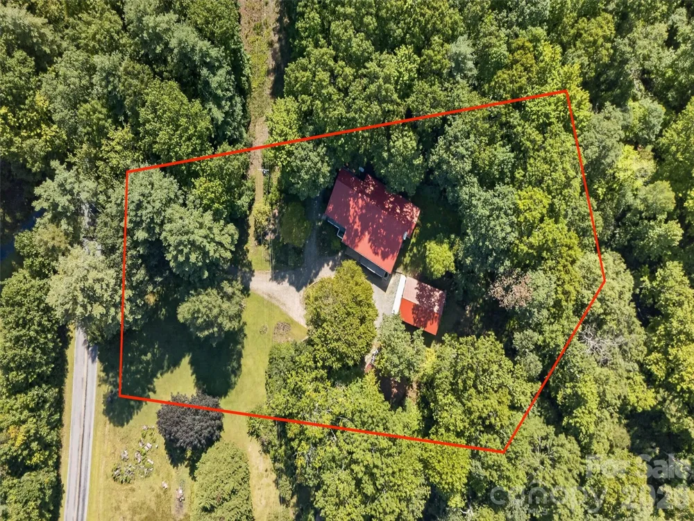 1900 Solomon Jones Road Cedar Mountain, NC 28718