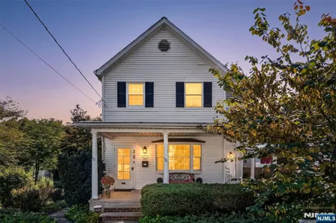 28 Leary Avenue