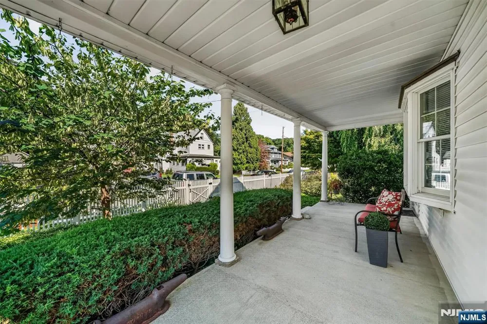28 Leary Avenue Bloomingdale, NJ 07403