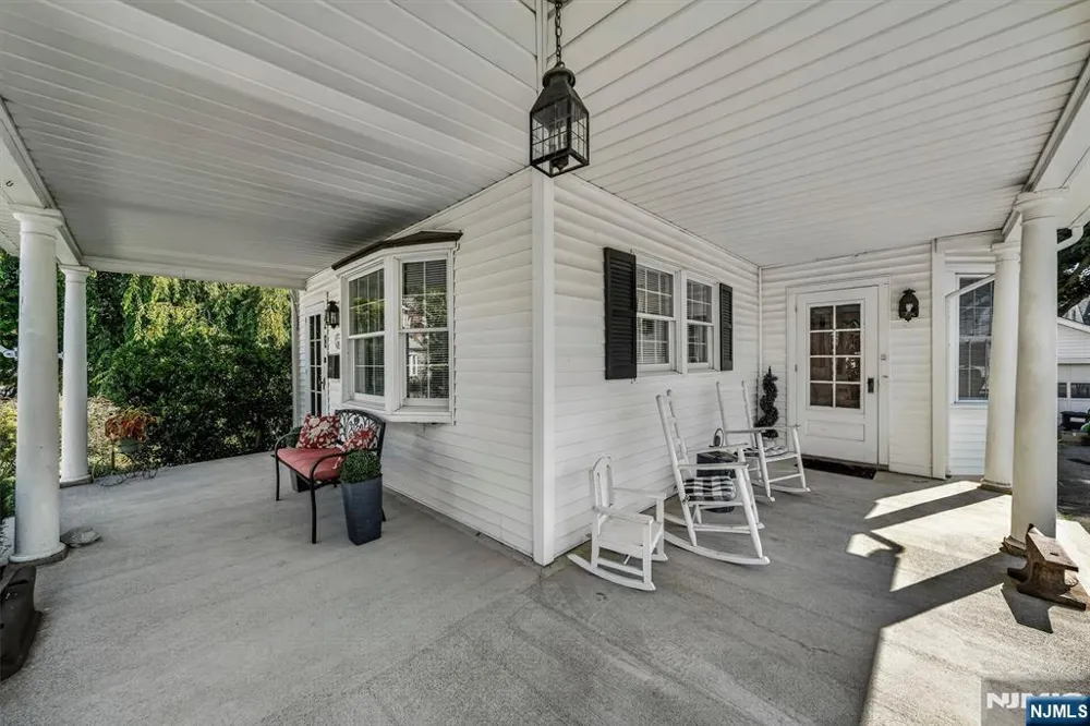 28 Leary Avenue Bloomingdale, NJ 07403